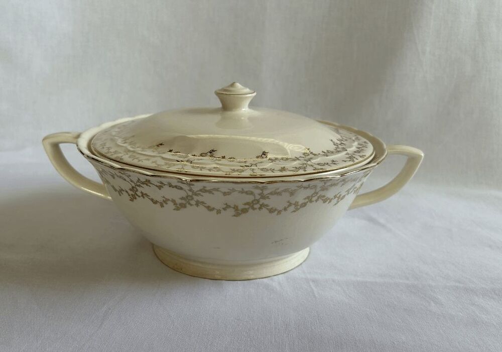 Vintage Royal China 22-K-Gold Serving Bowl with Lid & Handles Cream/Gold Colored